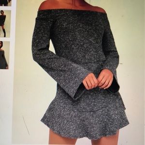 NWT Lulu’s off the shoulder dress